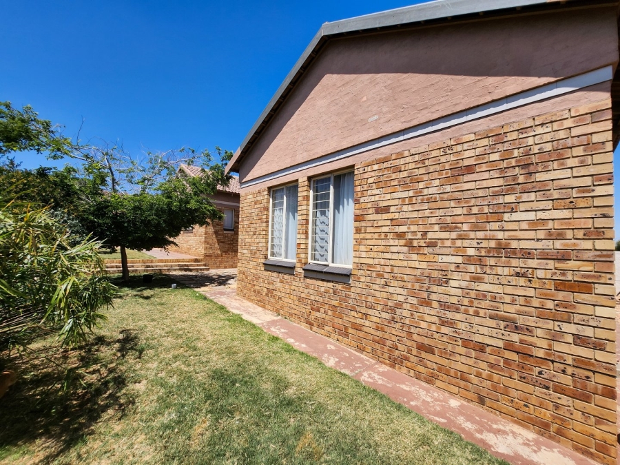 3 Bedroom Property for Sale in Wilkoppies North West